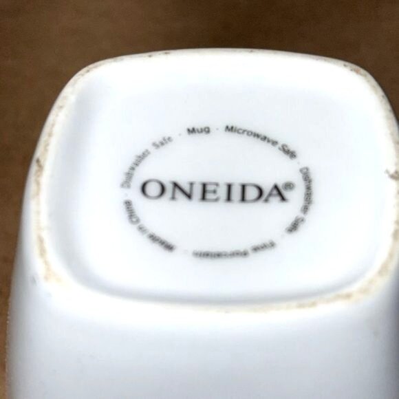 Oneida White Ceramic Mug Dishwasher & Microwave Safe - Picture 2 of 5